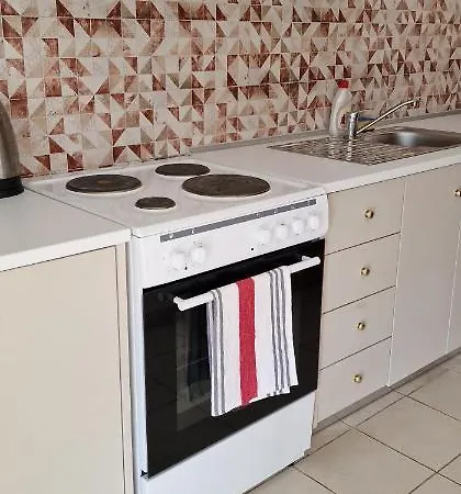 Quiet With Easy Access To Attractions. Apartment